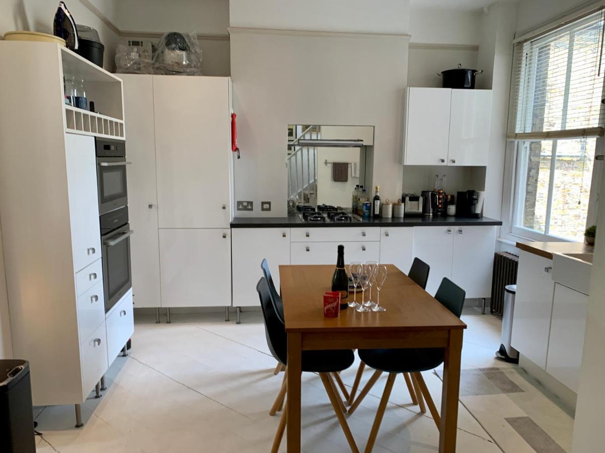 Lovely Newly Refurbished Apartment In Battersea 런던 외부 사진