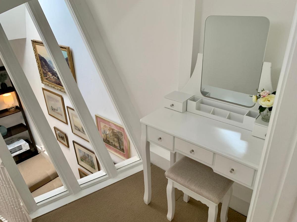 Lovely Newly Refurbished Apartment In Battersea 런던 외부 사진